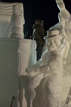 RendezvousPiano250x377 Yukon Sourdough Rendezvous Ice Sculpture of Piano Player