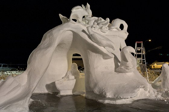 RendezvousSeals560x372 Ice Sculpture - Life in the Yukon Sourdough Rendezvous