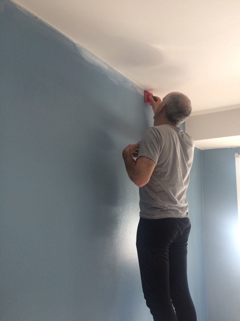 Renovations of the Blue room - painting the walls